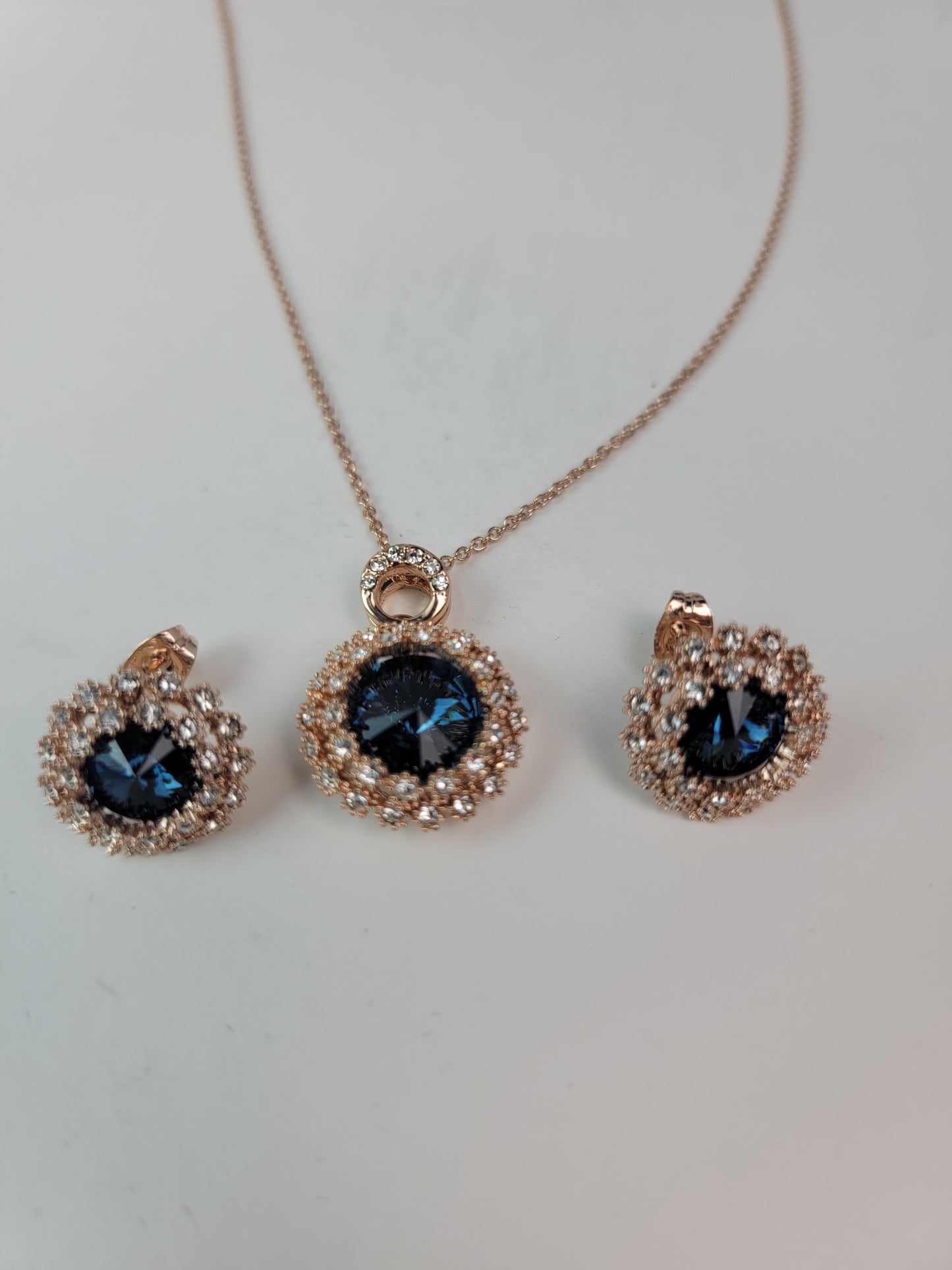 golden necklace, with diamond eye, 3 different colors